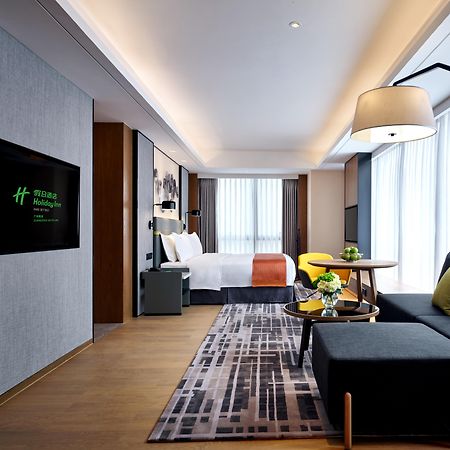 Holiday Inn Guangzhou South Lake Hotel - Ideal For Business & Leisure מראה חיצוני תמונה