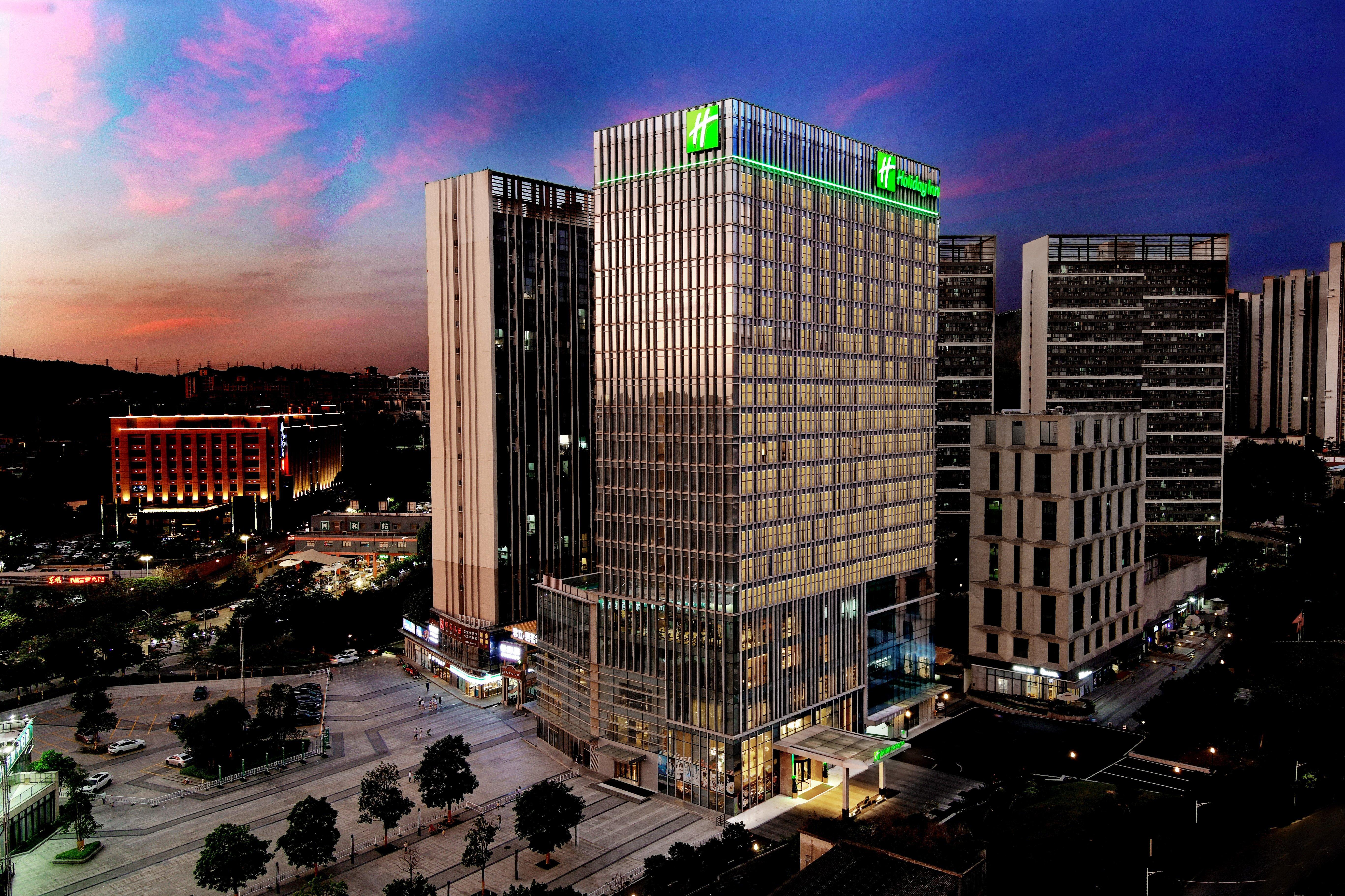 Holiday Inn Guangzhou South Lake Hotel - Ideal For Business & Leisure מראה חיצוני תמונה