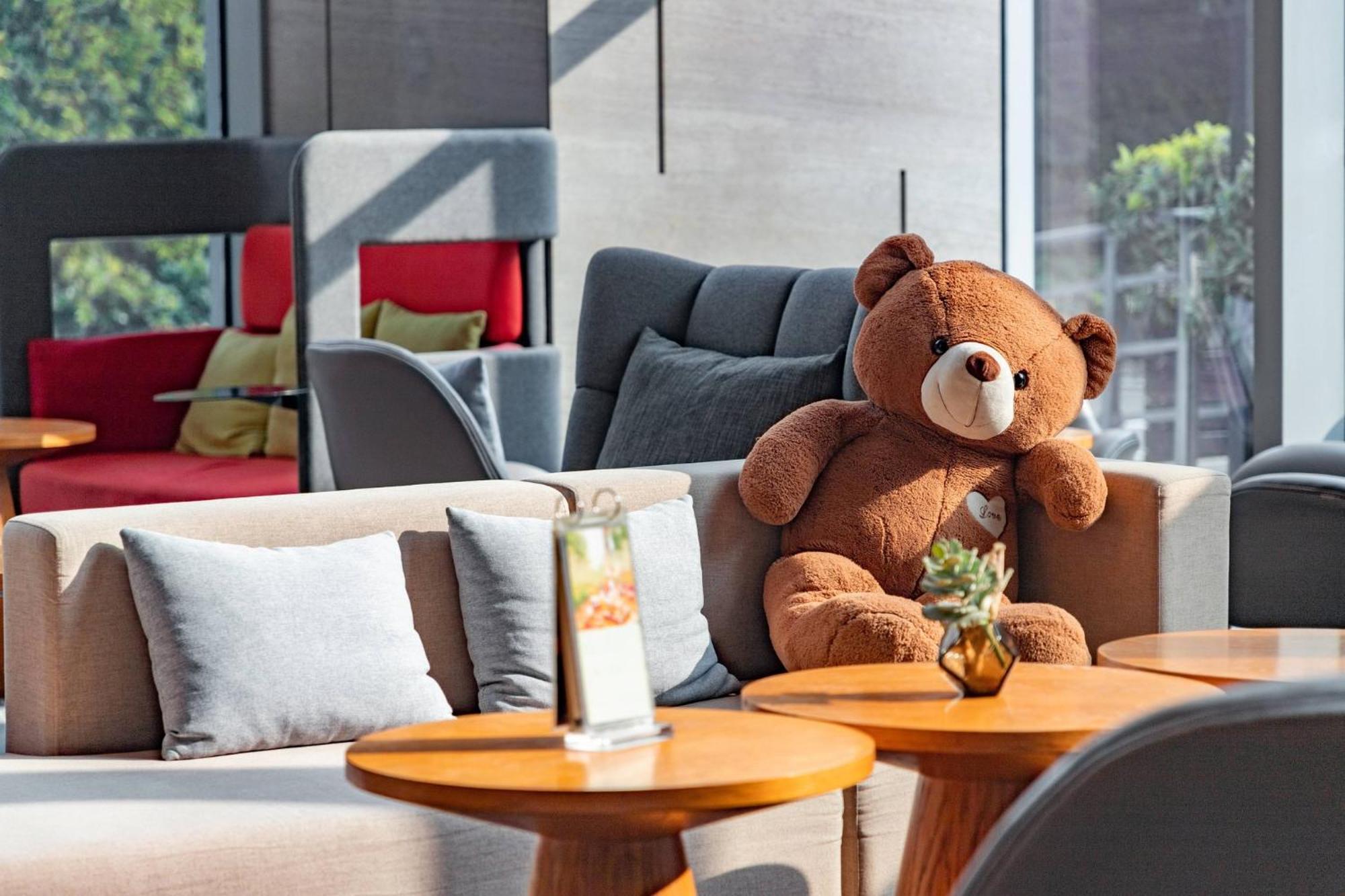 Holiday Inn Guangzhou South Lake Hotel - Ideal For Business & Leisure מראה חיצוני תמונה