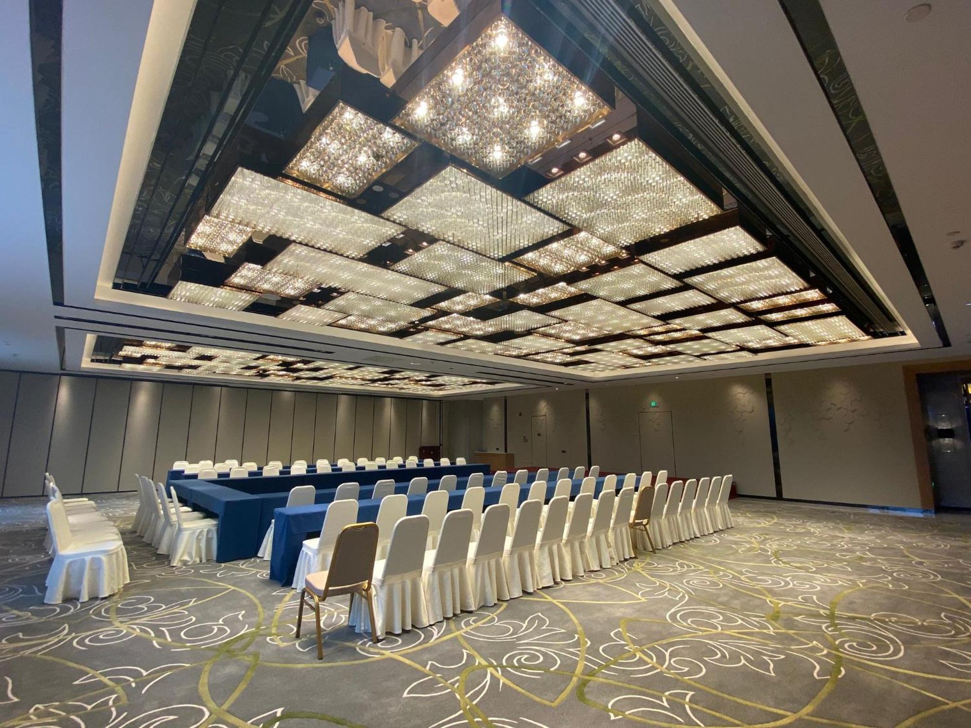 Holiday Inn Guangzhou South Lake Hotel - Ideal For Business & Leisure מראה חיצוני תמונה