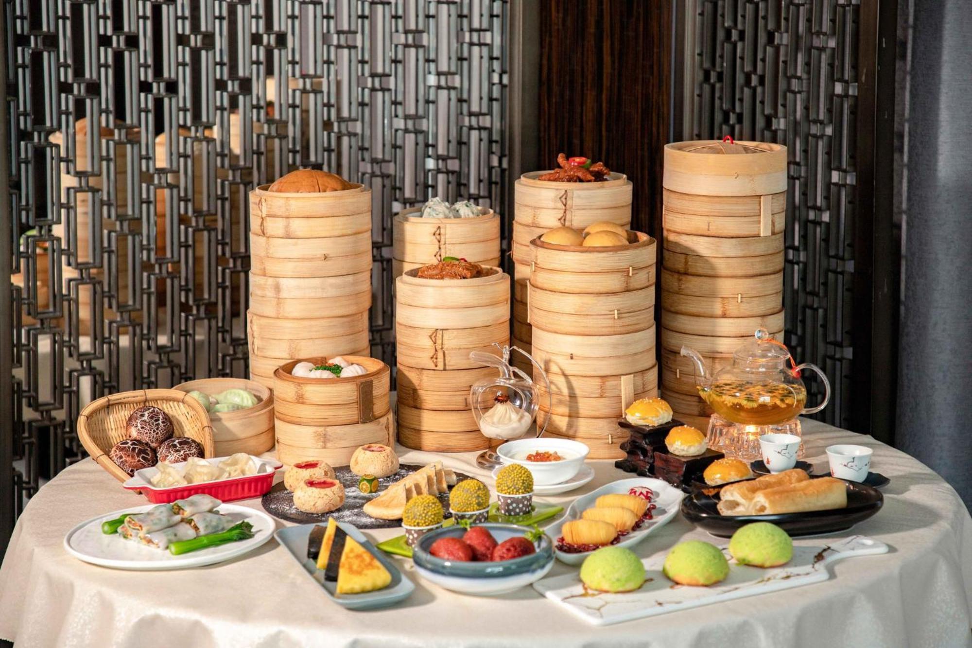 Holiday Inn Guangzhou South Lake Hotel - Ideal For Business & Leisure מראה חיצוני תמונה