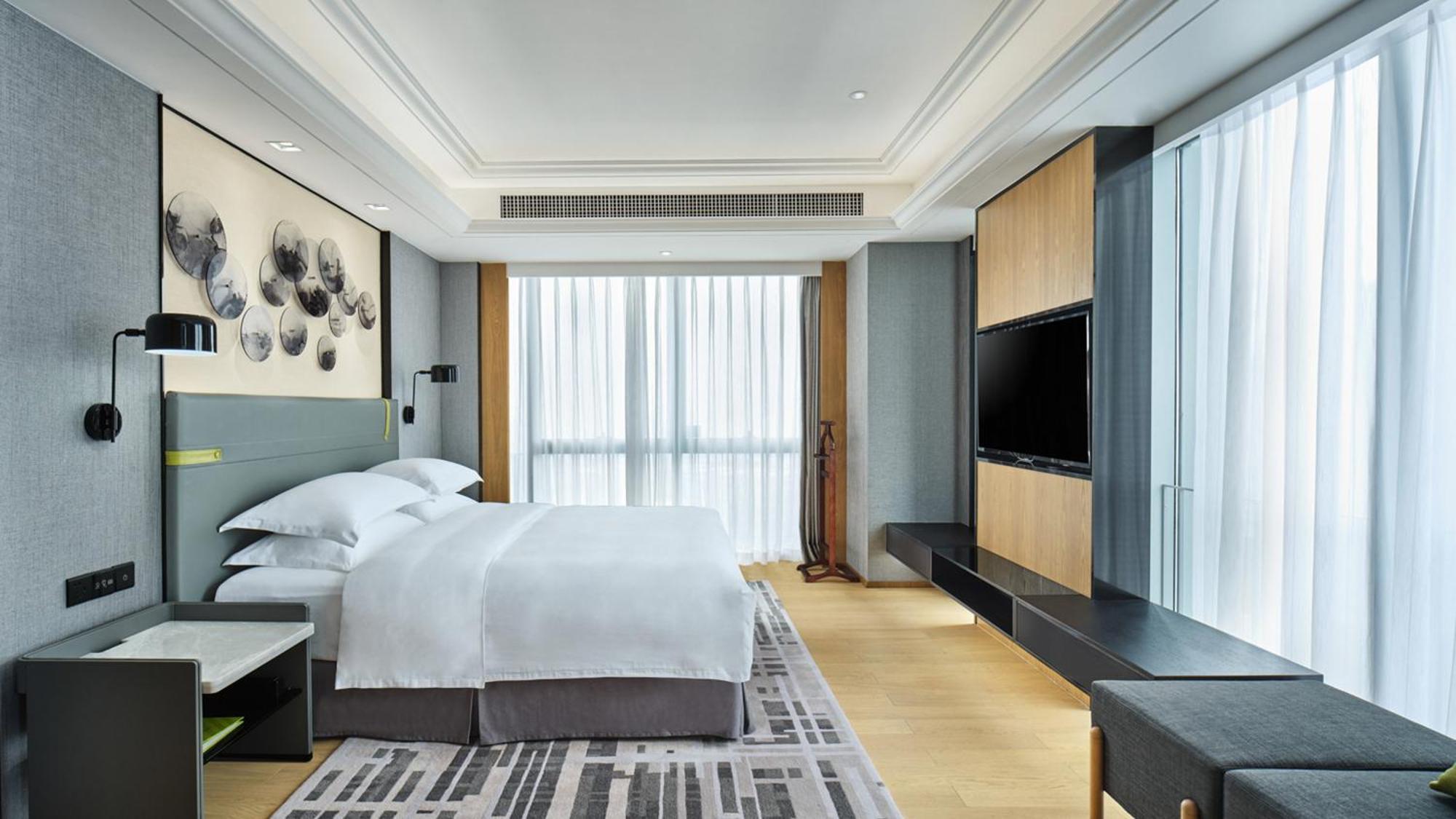 Holiday Inn Guangzhou South Lake Hotel - Ideal For Business & Leisure מראה חיצוני תמונה
