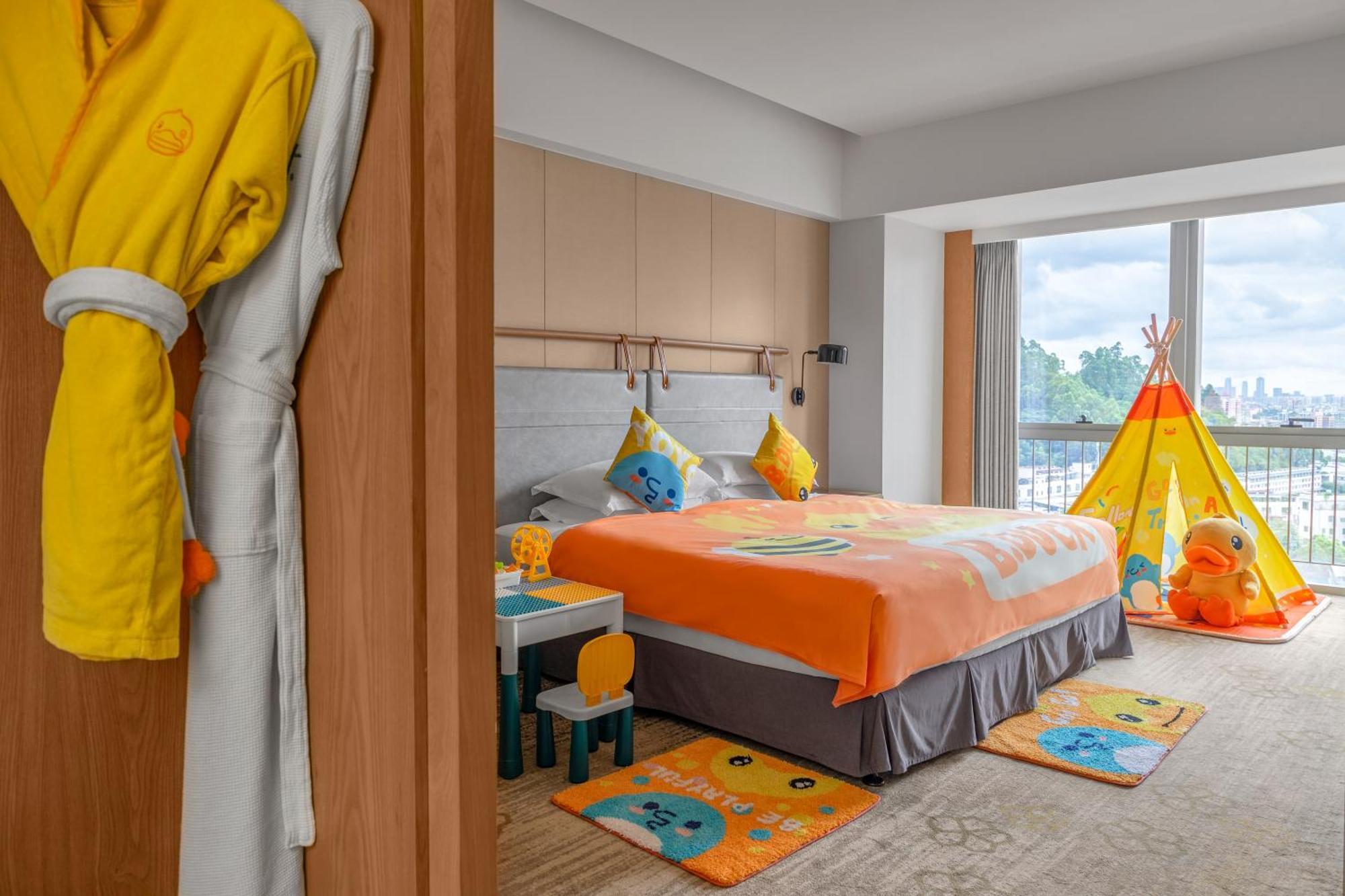 Holiday Inn Guangzhou South Lake Hotel - Ideal For Business & Leisure מראה חיצוני תמונה